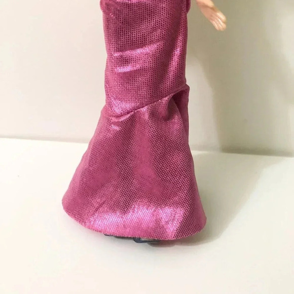 MGA Bratz Cloe Fashion Show Evening Wear  Doll Flaws TLC - Picture 4 of 16